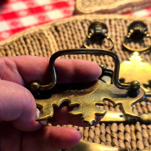 Antique Brass Hardware - Picture 6 of 12